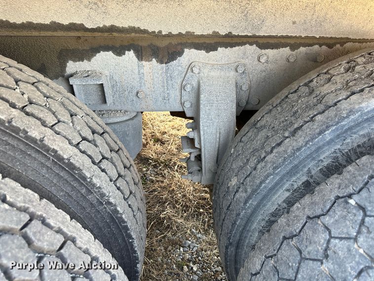 image for item DR6039 1995 Peterbilt 378  dump truck