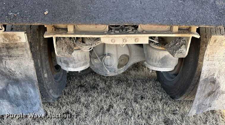 image for item DR6039 1995 Peterbilt 378  dump truck