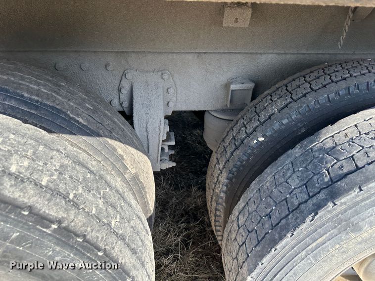 image for item DR6039 1995 Peterbilt 378  dump truck