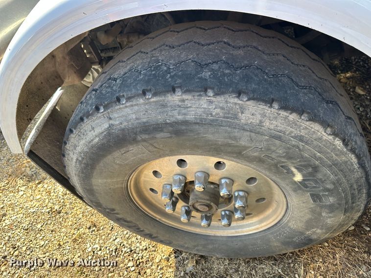 image for item DR6039 1995 Peterbilt 378  dump truck