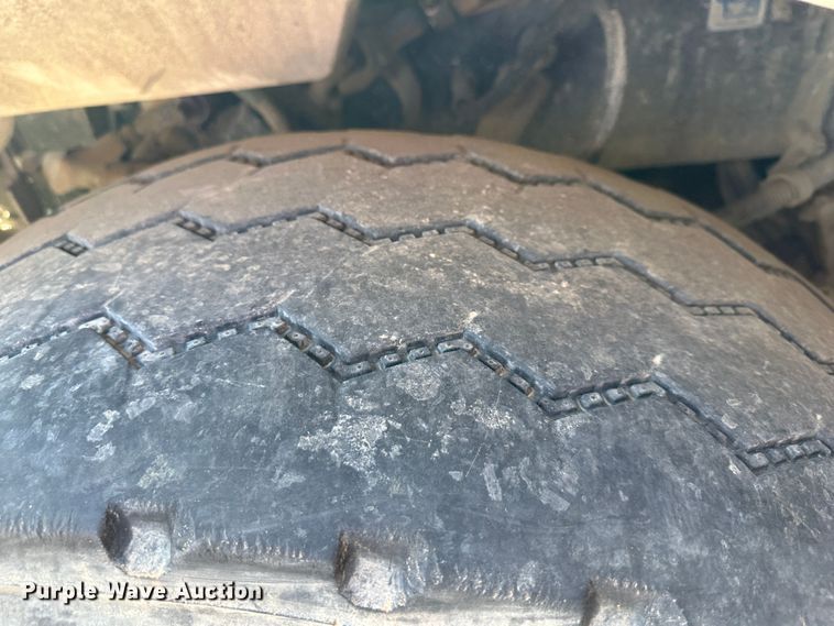 image for item DR6039 1995 Peterbilt 378  dump truck