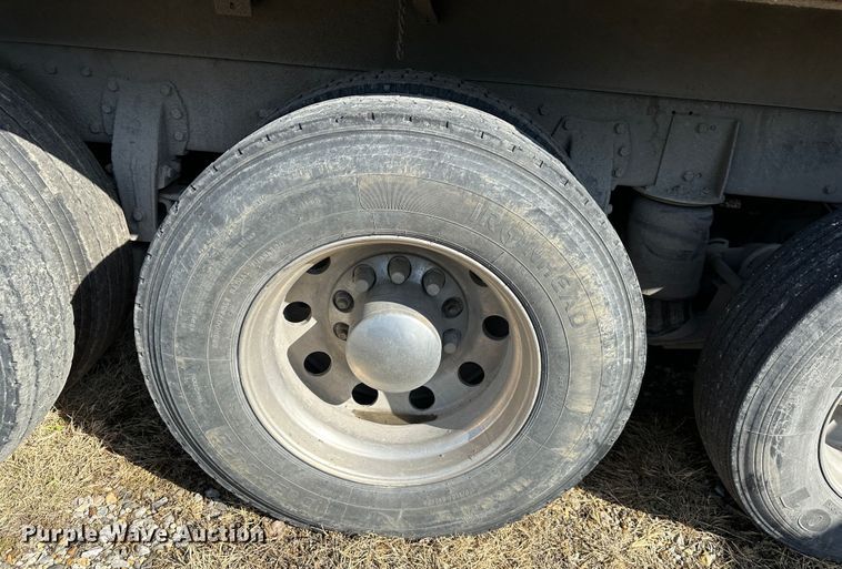 image for item DR6039 1995 Peterbilt 378  dump truck