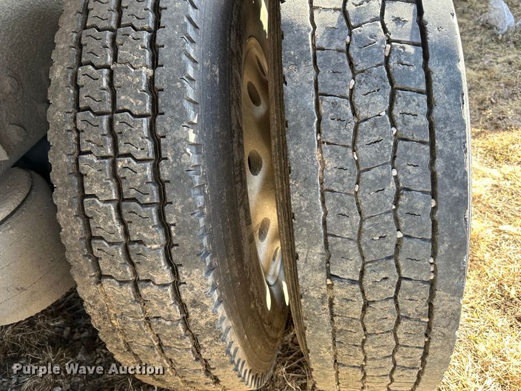 image for item DR6039 1995 Peterbilt 378  dump truck