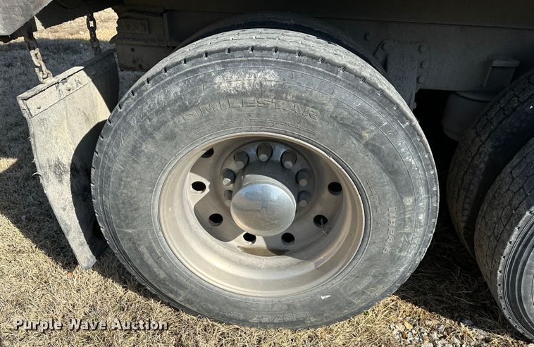 image for item DR6039 1995 Peterbilt 378  dump truck