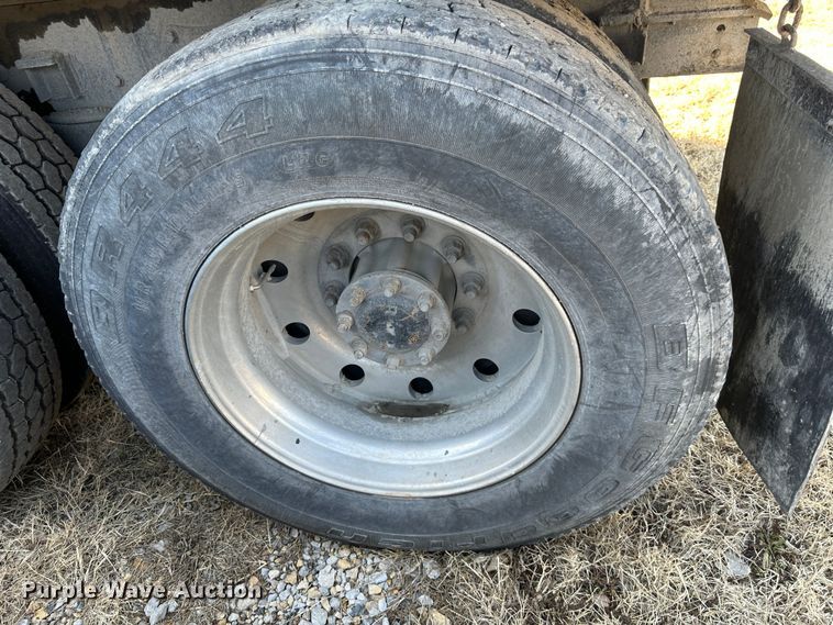 image for item DR6039 1995 Peterbilt 378  dump truck