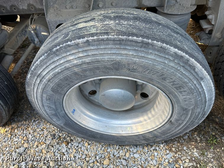 image for item DR6039 1995 Peterbilt 378  dump truck