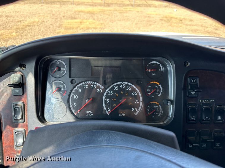 image for item DR6040 2007 Freightliner Business Class M2  dump truck