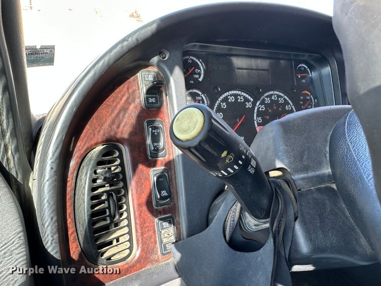 image for item DR6040 2007 Freightliner Business Class M2  dump truck