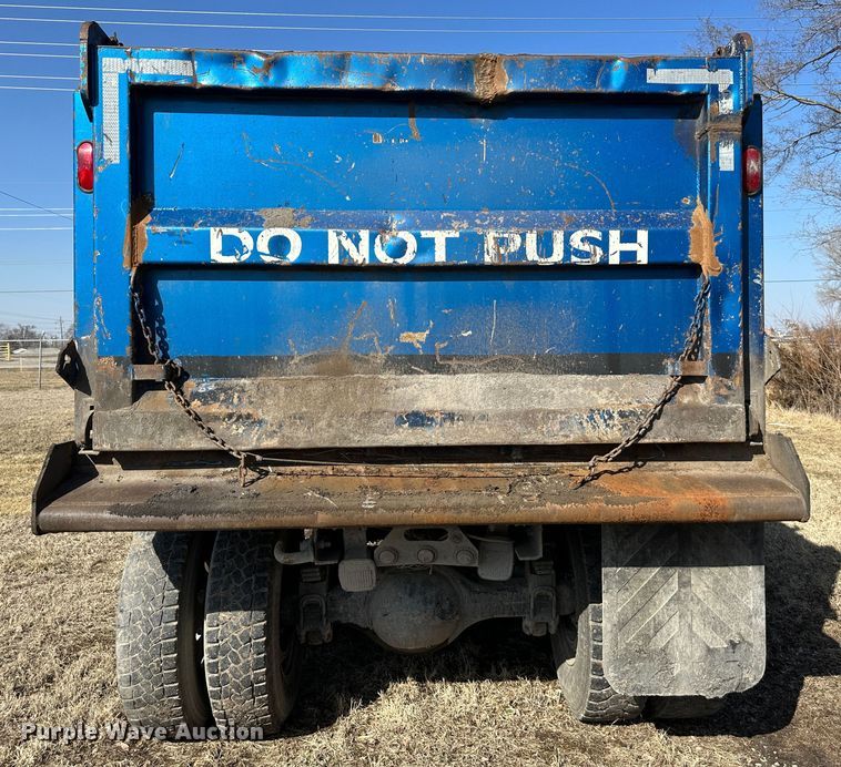 image for item DR6040 2007 Freightliner Business Class M2  dump truck