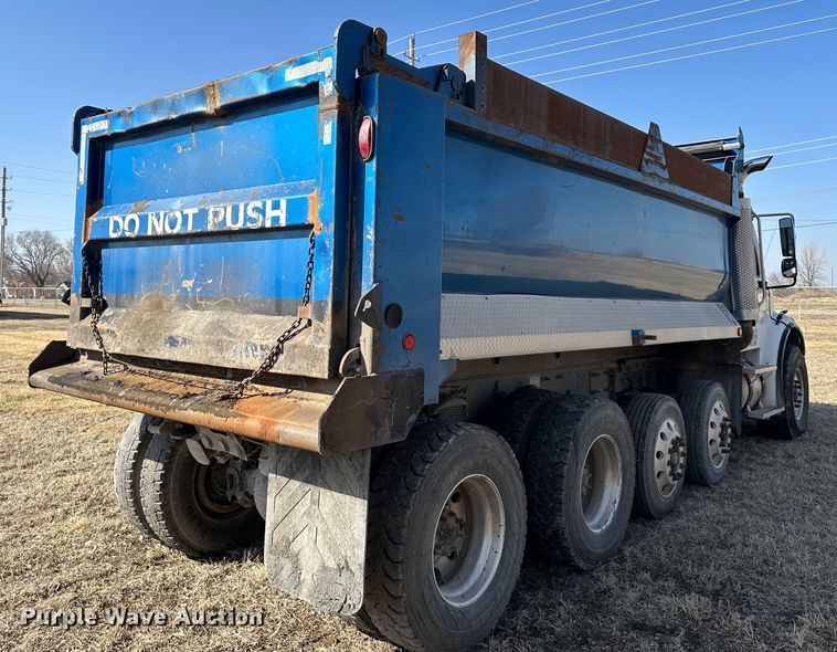 image for item DR6040 2007 Freightliner Business Class M2  dump truck