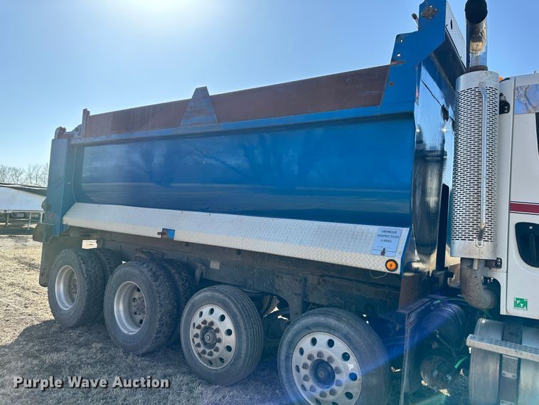 image for item DR6040 2007 Freightliner Business Class M2  dump truck