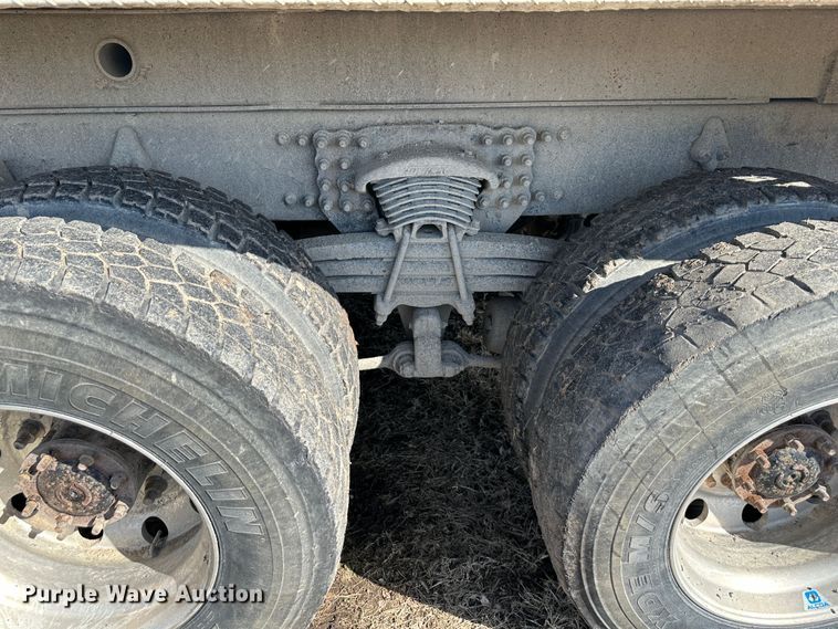 image for item DR6040 2007 Freightliner Business Class M2  dump truck