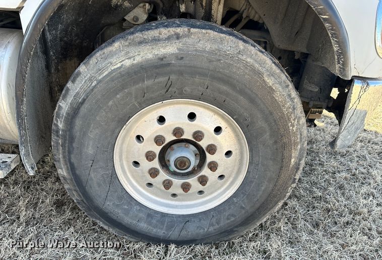 image for item DR6040 2007 Freightliner Business Class M2  dump truck