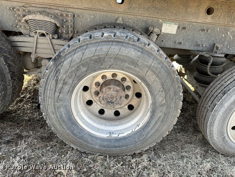 image for item DR6040 2007 Freightliner Business Class M2  dump truck