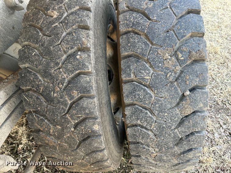 image for item DR6040 2007 Freightliner Business Class M2  dump truck