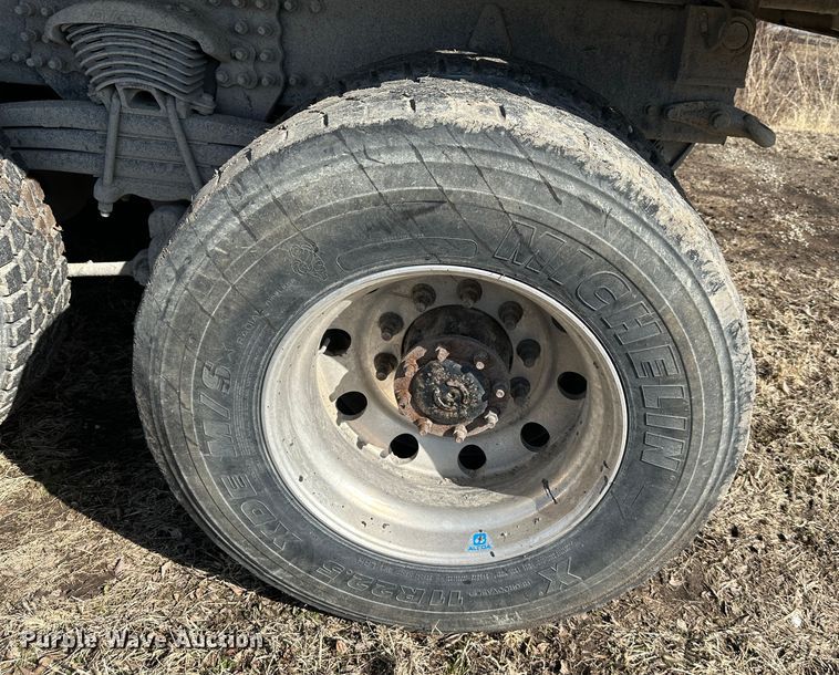 image for item DR6040 2007 Freightliner Business Class M2  dump truck