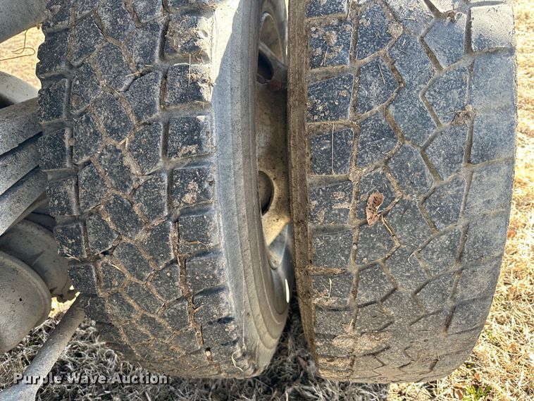 image for item DR6040 2007 Freightliner Business Class M2  dump truck