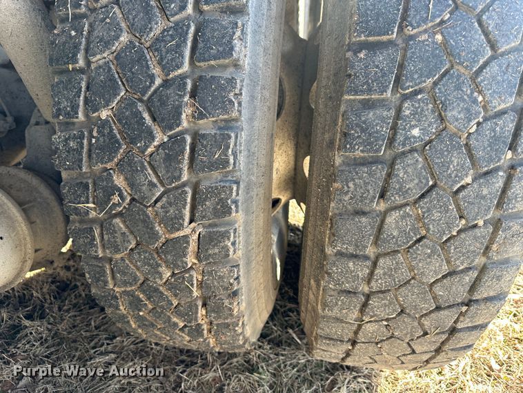 image for item DR6040 2007 Freightliner Business Class M2  dump truck