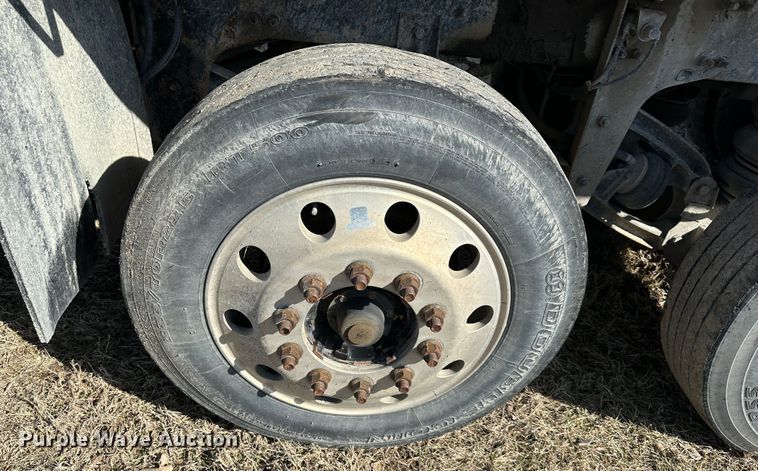 image for item DR6040 2007 Freightliner Business Class M2  dump truck