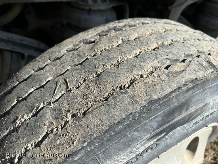 image for item DR6040 2007 Freightliner Business Class M2  dump truck