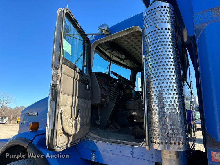 image for item DR6043 Kenworth  dump truck