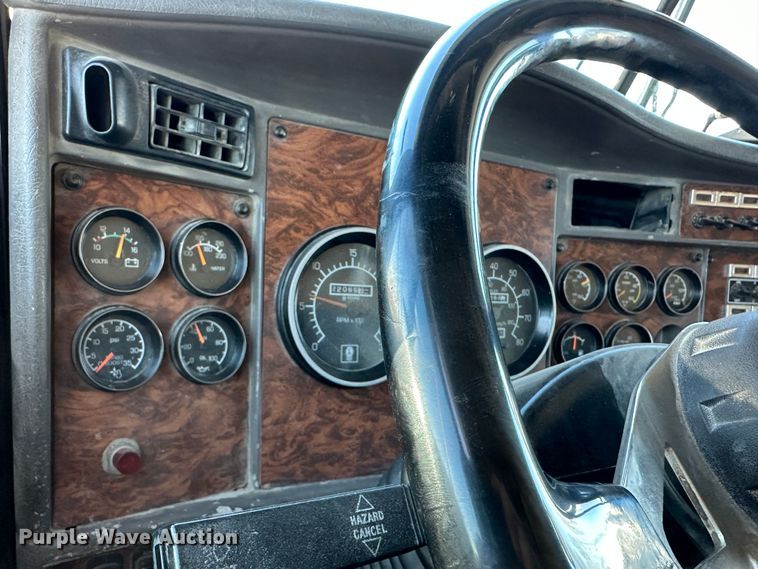 image for item DR6043 Kenworth  dump truck