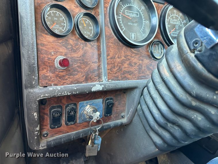 image for item DR6043 Kenworth  dump truck