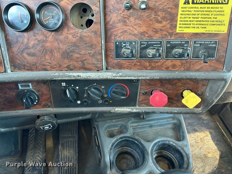 image for item DR6043 Kenworth  dump truck