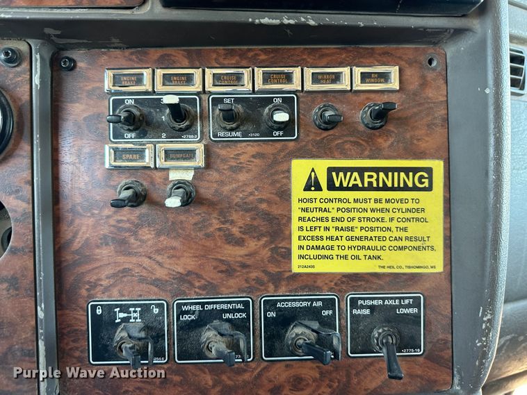 image for item DR6043 Kenworth  dump truck