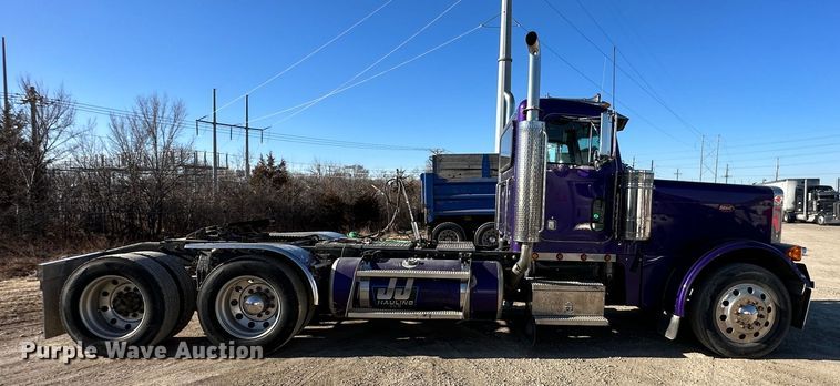 image for item DR6044 2003 Peterbilt 379  semi truck