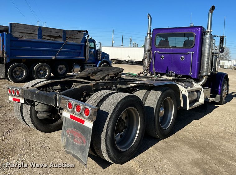 image for item DR6044 2003 Peterbilt 379  semi truck