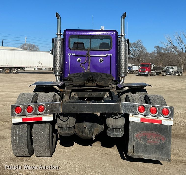 image for item DR6044 2003 Peterbilt 379  semi truck