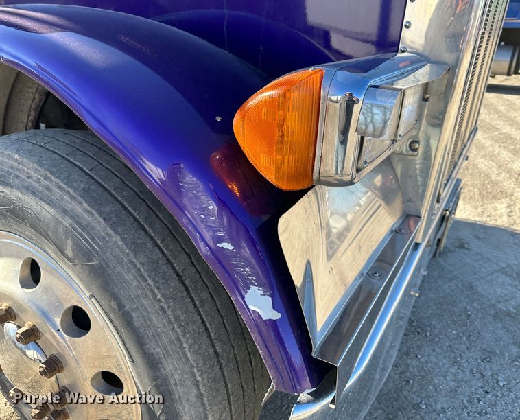 image for item DR6044 2003 Peterbilt 379  semi truck