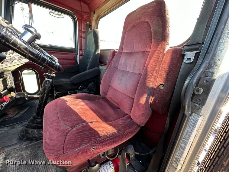 image for item DR6044 2003 Peterbilt 379  semi truck