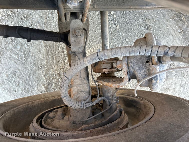 image for item DR6044 2003 Peterbilt 379  semi truck