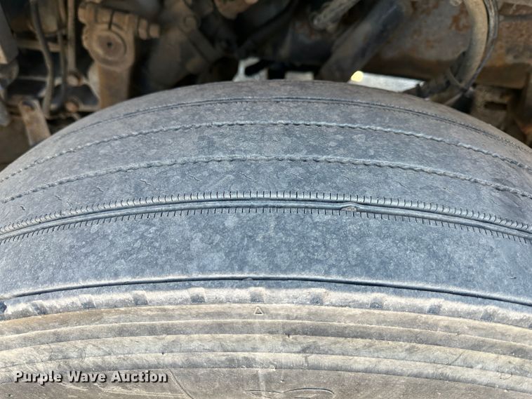 image for item DR6044 2003 Peterbilt 379  semi truck