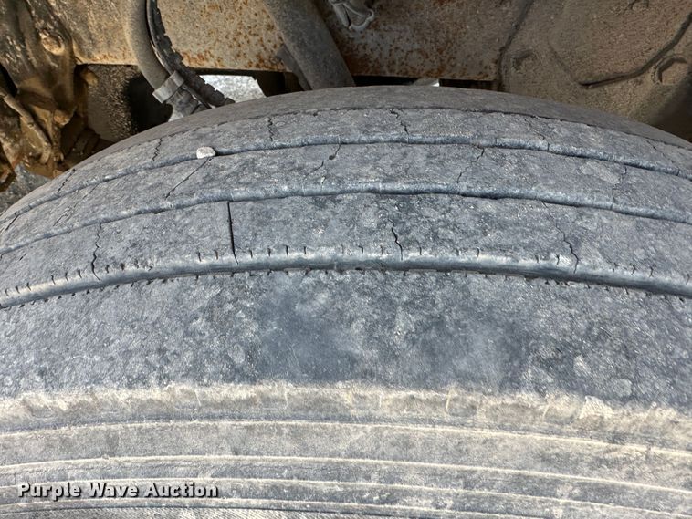 image for item DR6044 2003 Peterbilt 379  semi truck