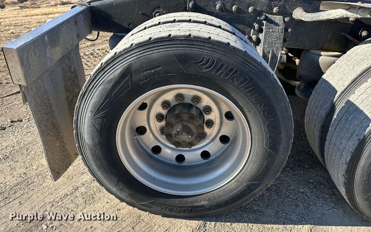 image for item DR6044 2003 Peterbilt 379  semi truck