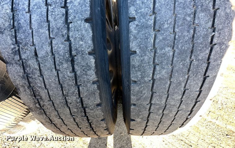 image for item DR6044 2003 Peterbilt 379  semi truck