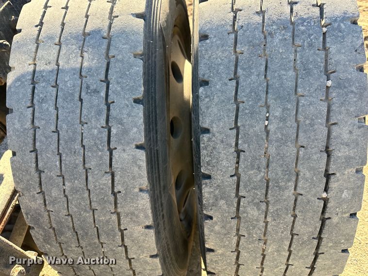 image for item DR6044 2003 Peterbilt 379  semi truck