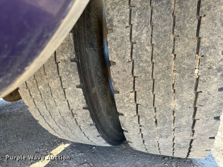 image for item DR6044 2003 Peterbilt 379  semi truck