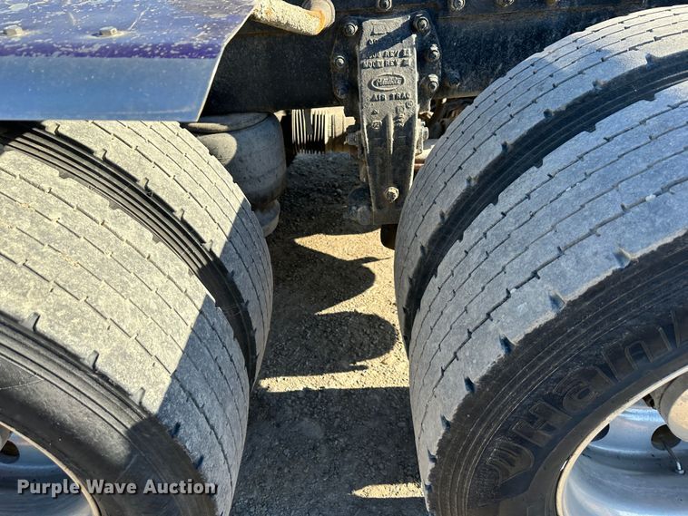 image for item DR6044 2003 Peterbilt 379  semi truck