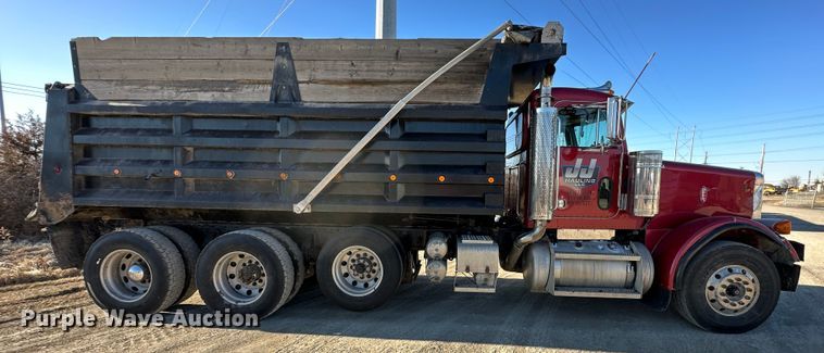 image for item DR6045 2003 Peterbilt 357  dump truck