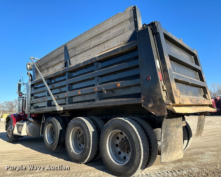 image for item DR6045 2003 Peterbilt 357  dump truck