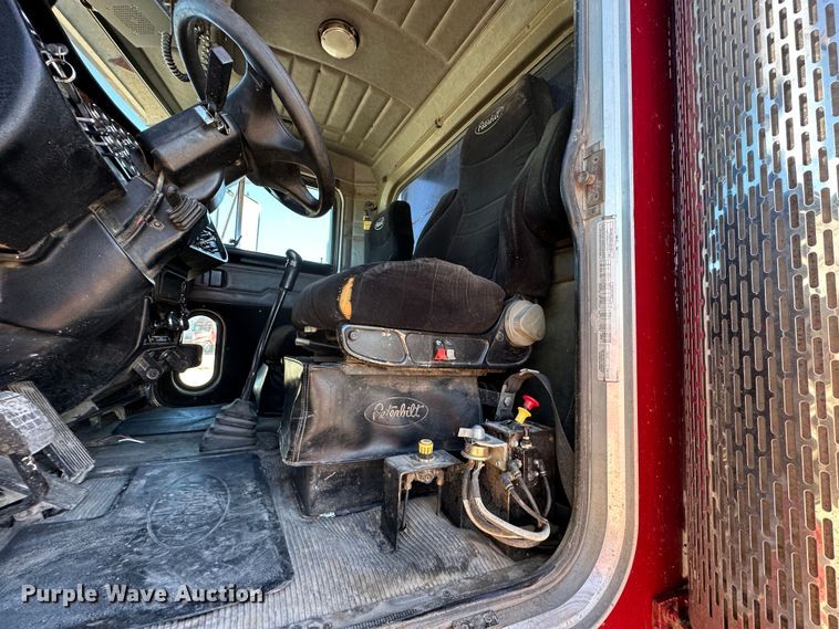 image for item DR6045 2003 Peterbilt 357  dump truck