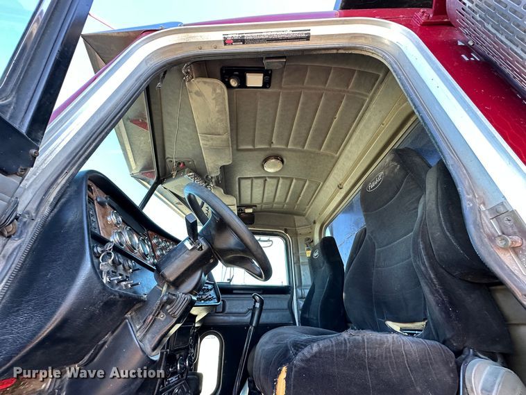 image for item DR6045 2003 Peterbilt 357  dump truck