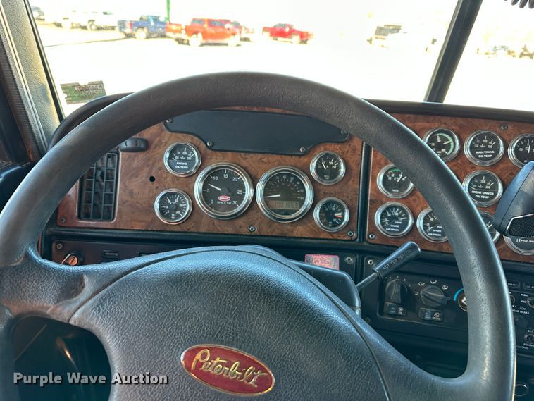 image for item DR6045 2003 Peterbilt 357  dump truck