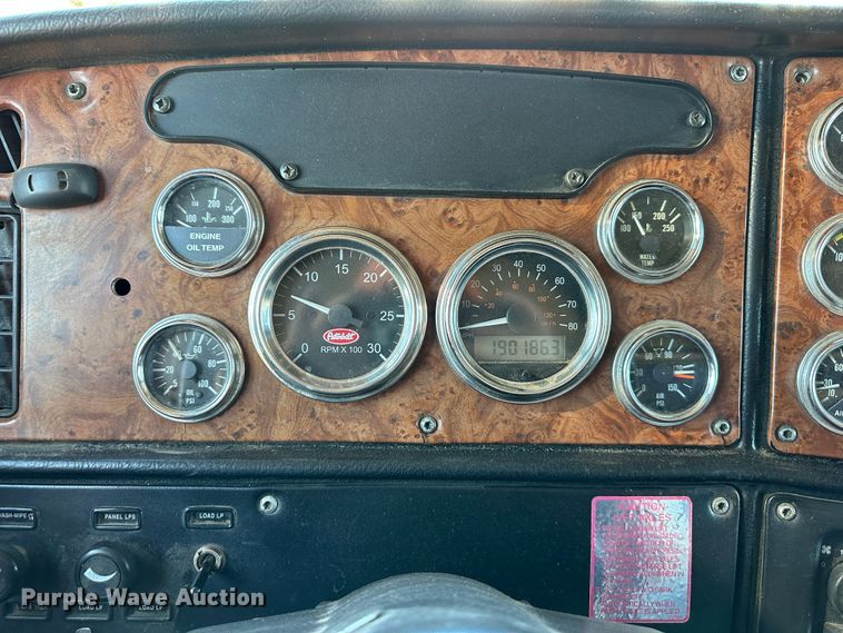 image for item DR6045 2003 Peterbilt 357  dump truck