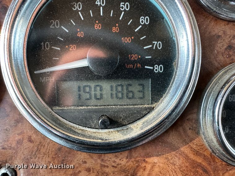 image for item DR6045 2003 Peterbilt 357  dump truck