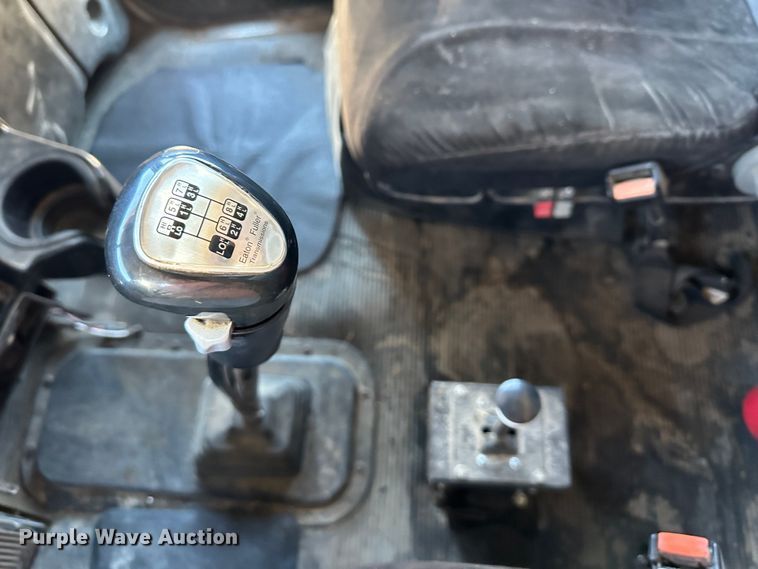 image for item DR6045 2003 Peterbilt 357  dump truck